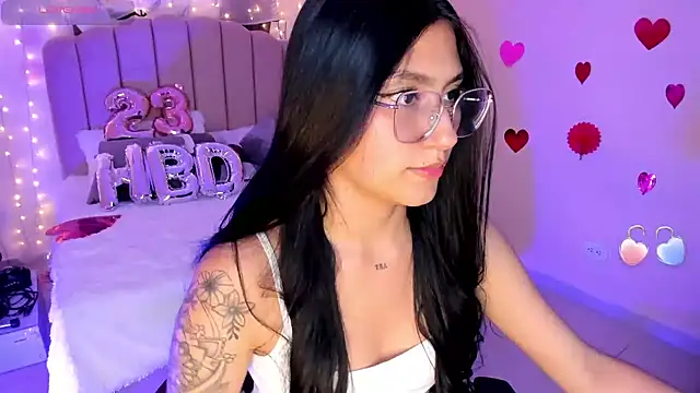 Snapshot of _allondra_ chatting on February 14, 2:50 am allondra online show from February 14, 2:50 am