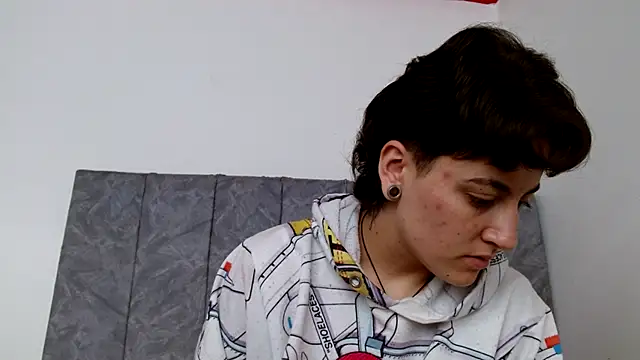 linda 33 online show from October 12, 2:27 pm