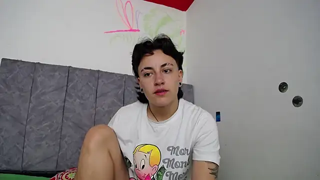 linda 33 online show from November 30, 4:00 pm