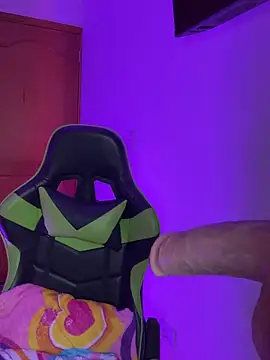 Snapshot of leila_22 chatting on October 17, 6:38 am leila 22 online show from October 17, 6:38 am