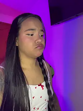 Snapshot of leila_22 chatting on October 23, 7:18 am leila 22 online show from October 23, 7:18 am