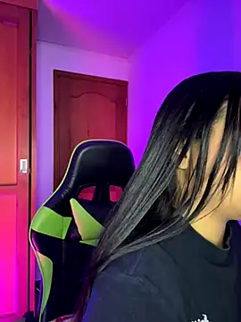 Snapshot of leila_22 chatting on November 2, 7:33 am leila 22 online show from November 2, 7:33 am