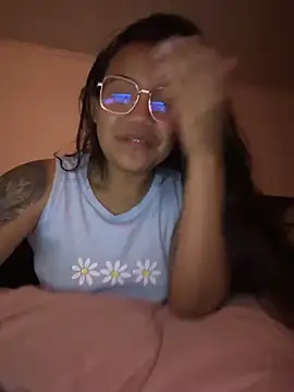 Snapshot of leila_22 chatting on November 15, 9:06 am leila 22 online show from November 15, 9:06 am