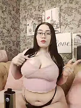 Tina Walker online show from December 5, 2:00 pm
