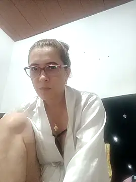 Snapshot of mademonsexy chatting on November 29, 4:37 am mademonsexy online show from November 29, 4:37 am