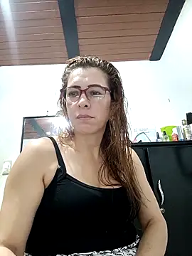 Snapshot of mademonsexy chatting on December 13, 10:59 pm mademonsexy online show from December 13, 10:59 pm