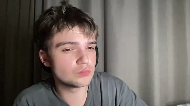 superfluboy  online show from October 29, 9:38 pm