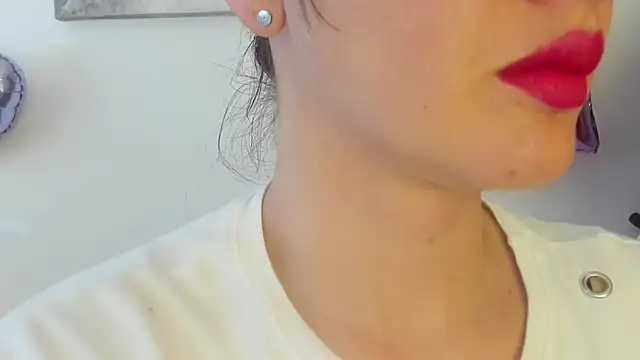 queen fetish online show from June 11, 4:16 pm