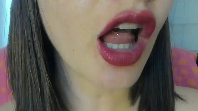 queen fetish online show from July 3, 9:32 pm