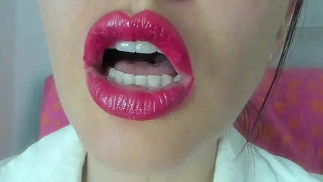 queen fetish online show from July 4, 11:00 pm