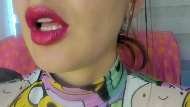 queen fetish online show from July 6, 8:44 pm