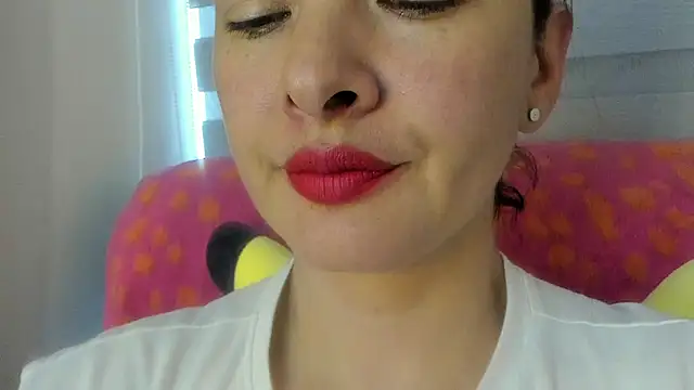 queen fetish online show from July 8, 8:24 pm