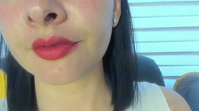 queen fetish online show from July 21, 8:55 pm
