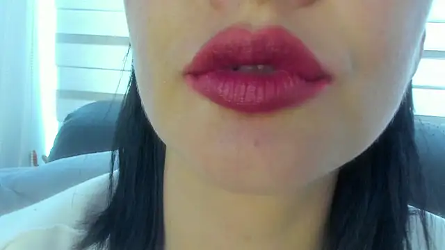 queen fetish online show from July 22, 7:49 pm