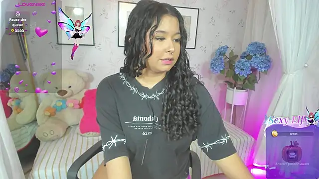 Atenea cuteee online show from December 6, 7:12 pm