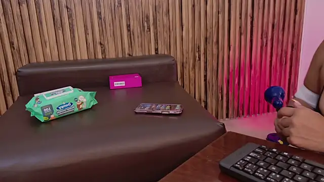 evelynjohnsoon online show from November 8, 12:38 pm