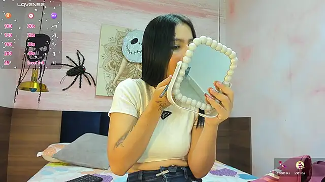 Snapshot of AnneDixie chatting on October 30, 3:08 am AnneDixie online show from October 30, 3:08 am