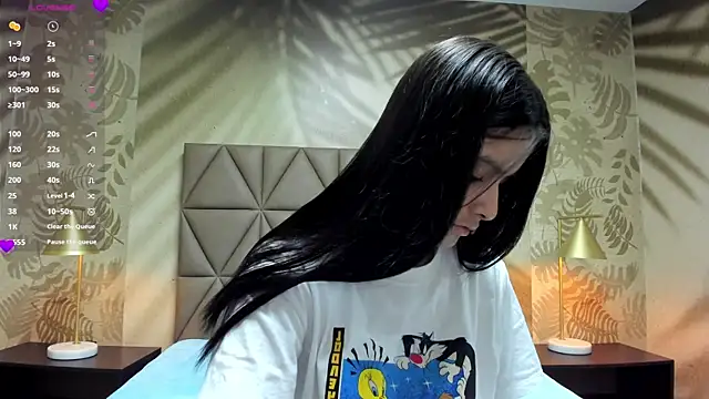 Snapshot of AnneDixie chatting on May 9, 3:01 am AnneDixie online show from May 9, 3:01 am