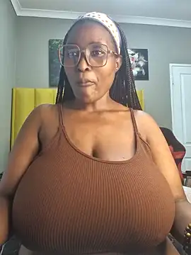 Bustygoddess32 online show from January 4, 1:10 am