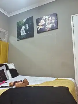 Bustygoddess32 online show from March 5, 11:38 pm