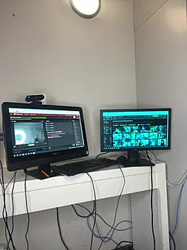 Bustygoddess32 online show from March 1, 1:18 am