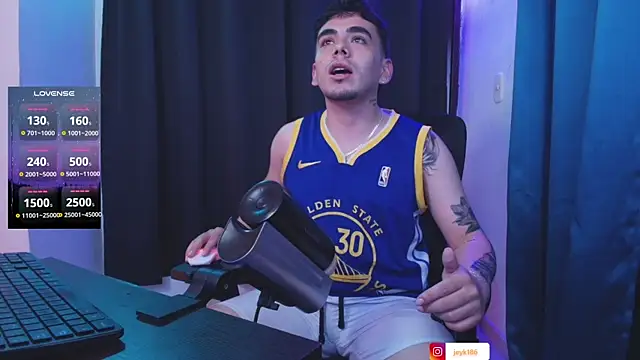 Snapshot of Jey_keler1 chatting on April 12, 3:11 am Jey keler1 online show from April 12, 3:11 am