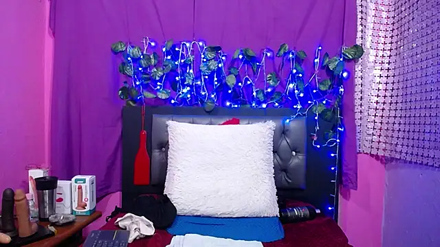 Snapshot of hazel_34 chatting on December 29, 12:41 am hazel 34 online show from December 29, 12:41 am
