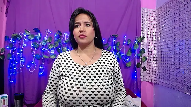 Snapshot of hazel_34 chatting on February 1, 2:16 am hazel 34 online show from February 1, 2:16 am