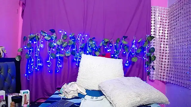 Snapshot of hazel_34 chatting on February 16, 2:31 am hazel 34 online show from February 16, 2:31 am