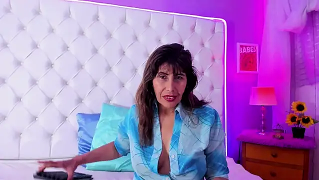 eva loreti online show from January 17, 6:36 am