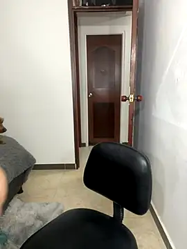 Snapshot of Charlotte_cutee18 chatting on October 13, 11:27 pm Charlotte cutee18 online show from October 13, 11:27 pm