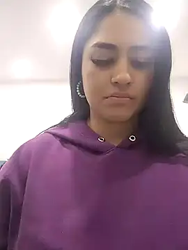 Snapshot of Charlotte_cutee18 chatting on October 29, 5:20 am Charlotte cutee18 online show from October 29, 5:20 am