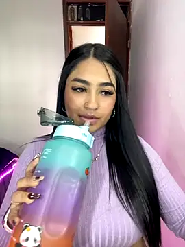 Snapshot of Charlotte_cutee18 chatting on October 29, 8:32 pm Charlotte cutee18 online show from October 29, 8:32 pm