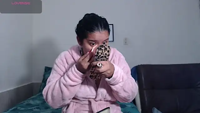 Snapshot of agata_22 chatting on March 24, 11:43 pm agata 22 online show from March 24, 11:43 pm