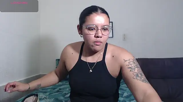 Snapshot of agata_22 chatting on April 30, 12:06 am agata 22 online show from April 30, 12:06 am