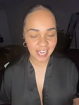 Snapshot of DestineeJayde chatting on May 4, 9:49 am DestineeJayde online show from May 4, 9:49 am