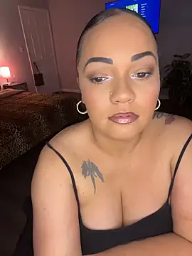 Snapshot of DestineeJayde chatting on May 5, 4:42 am DestineeJayde online show from May 5, 4:42 am