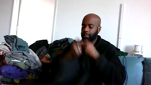 Snapshot of Horus0027 chatting on March 29, 11:10 am Horus0027 online show from March 29, 11:10 am