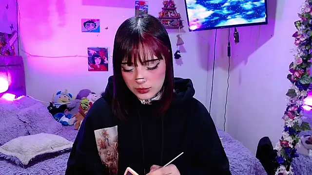 Snapshot of mia_catt05 chatting on July 22, 5:54 am mia catt05 online show from July 22, 5:54 am