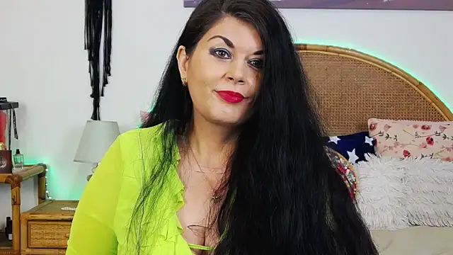 Snapshot of EllenGrace chatting on January 4, 2:03 am EllenGrace online show from January 4, 2:03 am