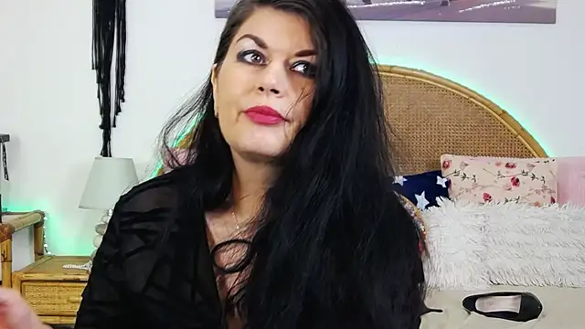 Snapshot of EllenGrace chatting on January 5, 2:06 am EllenGrace online show from January 5, 2:06 am