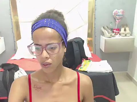 CanellaHotx online show from January 6, 2:14 pm