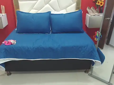 CanellaHotx online show from September 8, 3:33 pm