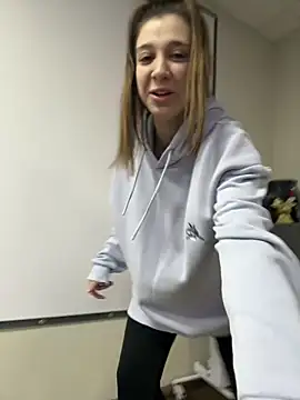 RollingGirls online show from February 4, 5:31 am