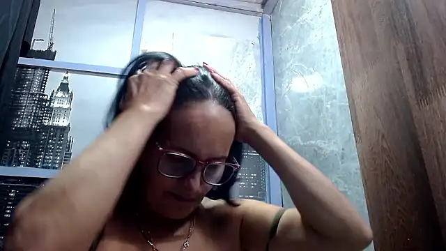 Nastylatinaxxx online show from January 13, 11:10 pm