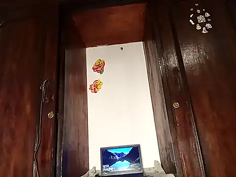 The-Peach-Flexer online show from October 29, 9:38 pm