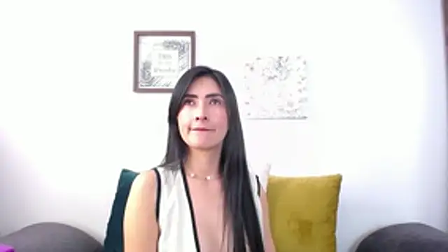 Snapshot of JainaRogers chatting on May 4, 7:43 pm JainaRogers online show from May 4, 7:43 pm