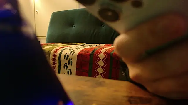 POCARI SWEAT online show from October 11, 3:10 pm