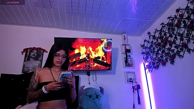 Alaia Asuka online show from September 24, 12:36 am