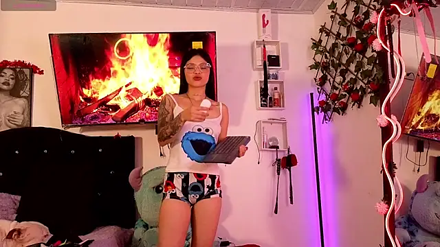 Alaia Asuka online show from September 26, 12:36 am